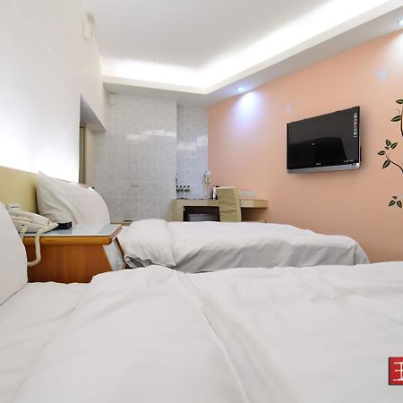 Yuh-Tarng Hotel Манонг Екстериор снимка